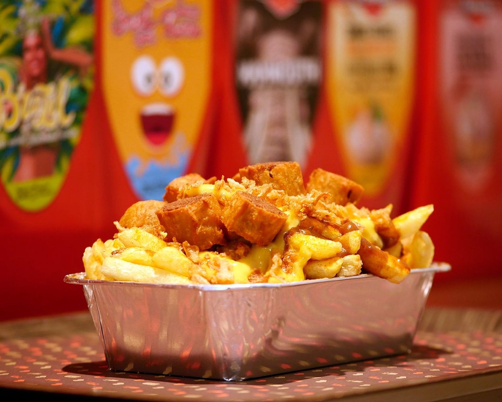 “Met de Smoelsaus van Pauwels bereiden wij één van onze populairste snacks”