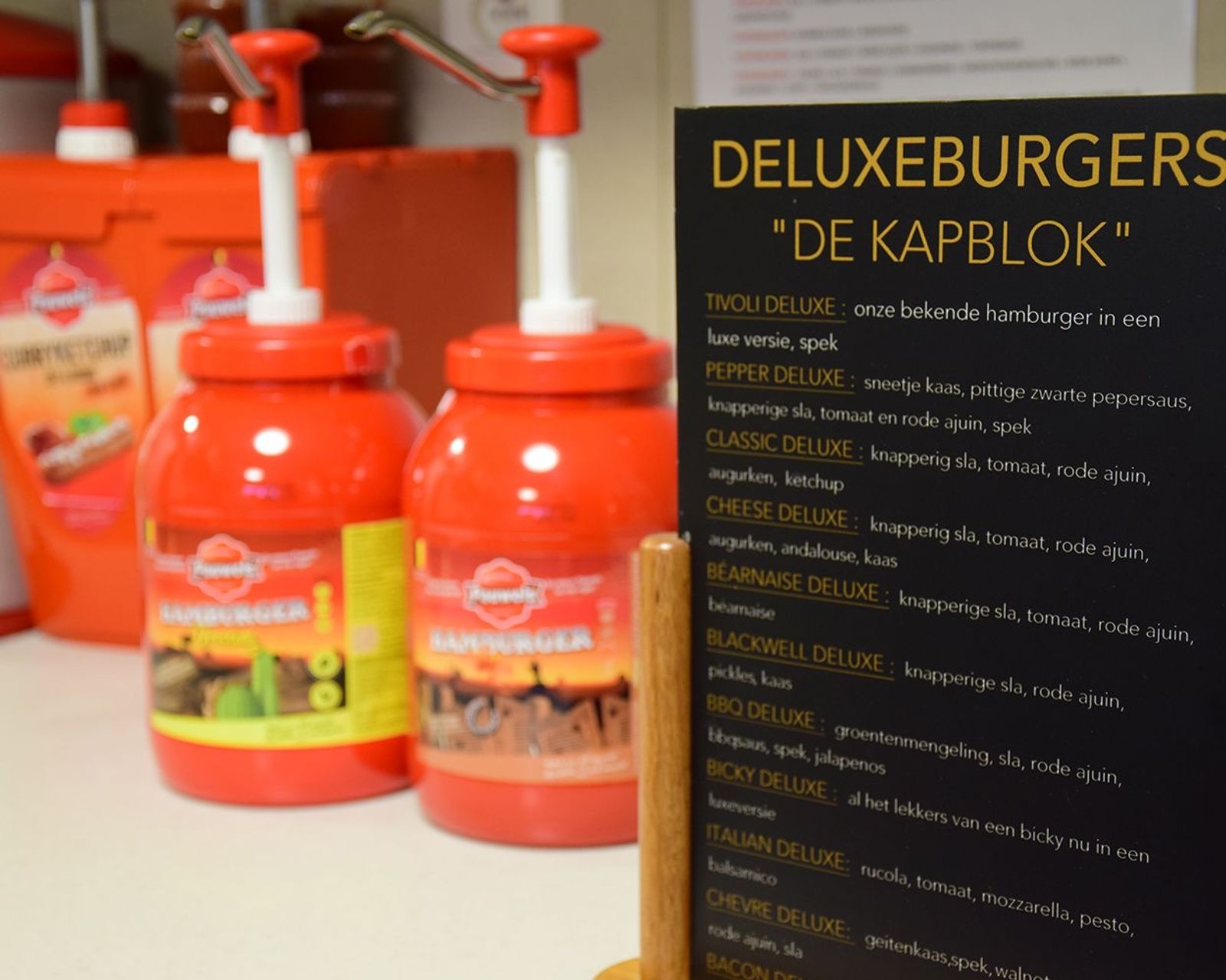 “Onderscheidend door rustieke frietjes, deluxeburgers met Limousin rundsvlees en vele Pauwels sauzen!”